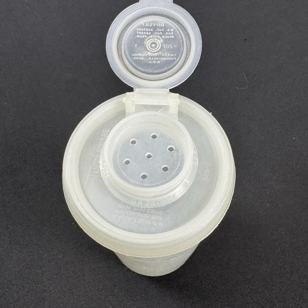 Vintage 1954 Millionaire Line Tupperware Shaker W/Lid & Flip Top Cap #‎ 102